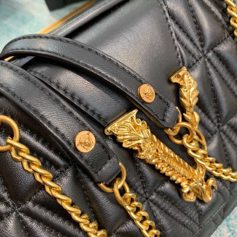 Amelia's Bag Gallery - VAR Bags - 360