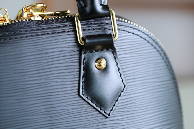 Fan Fashion Lu-Vi bags - 8256