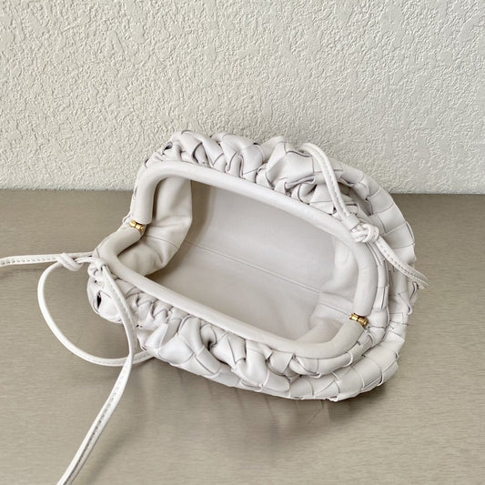 BV Mini Pouch White, For Women, Bags 8.6in/22Amelia585852VCPP19644