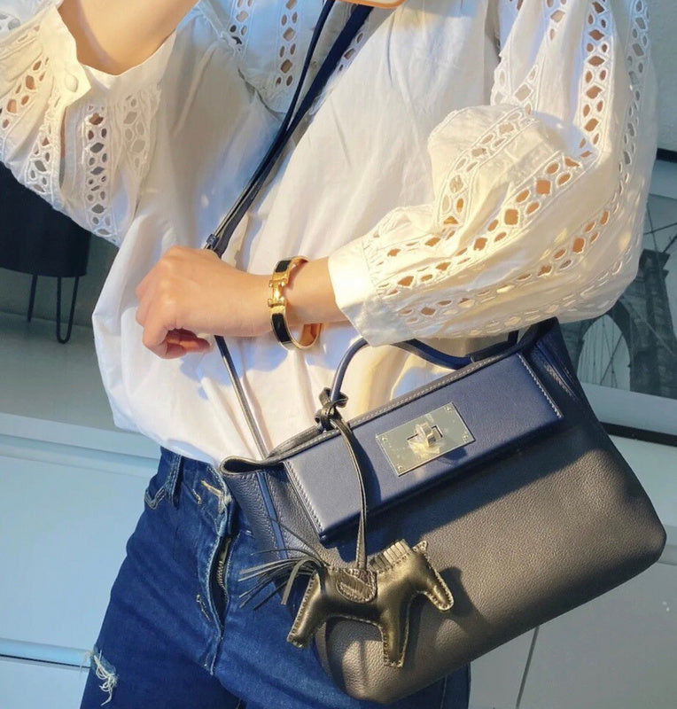 Amelia - HMS Bags - 1753