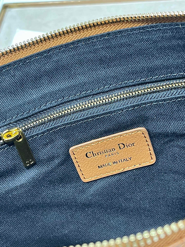 Amelia - DOR Wallets - 055