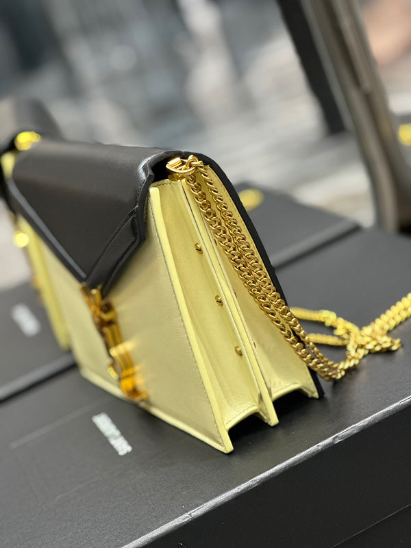 Amelia - YSL Bag - 1915