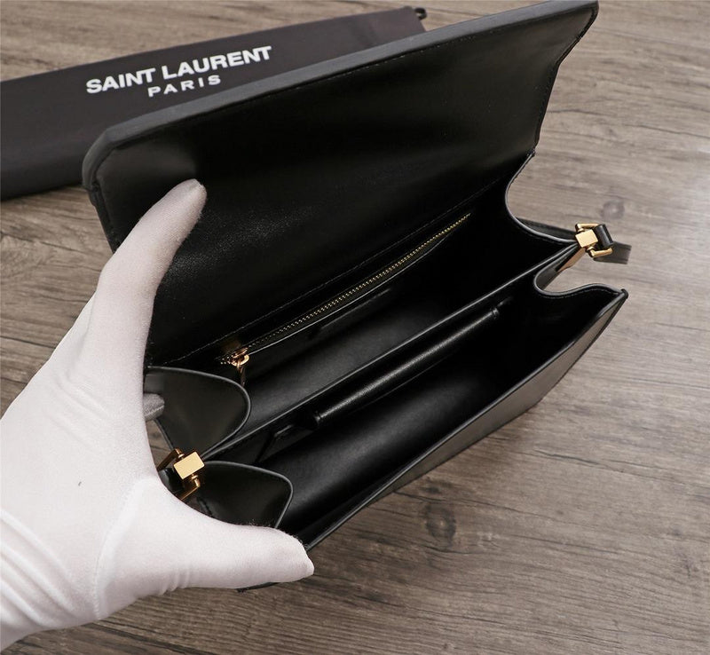 Amelia - YSL Bag - 2840