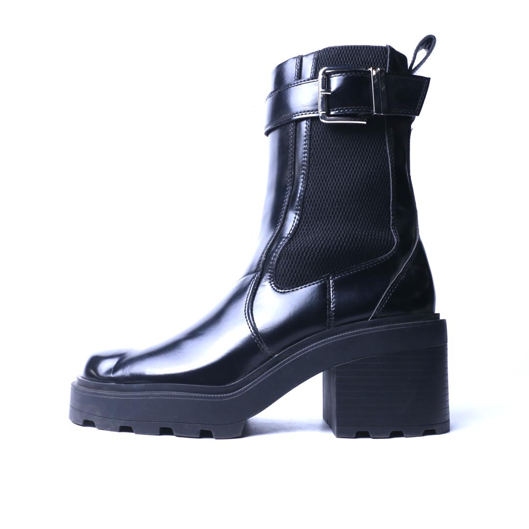 ZARA. .