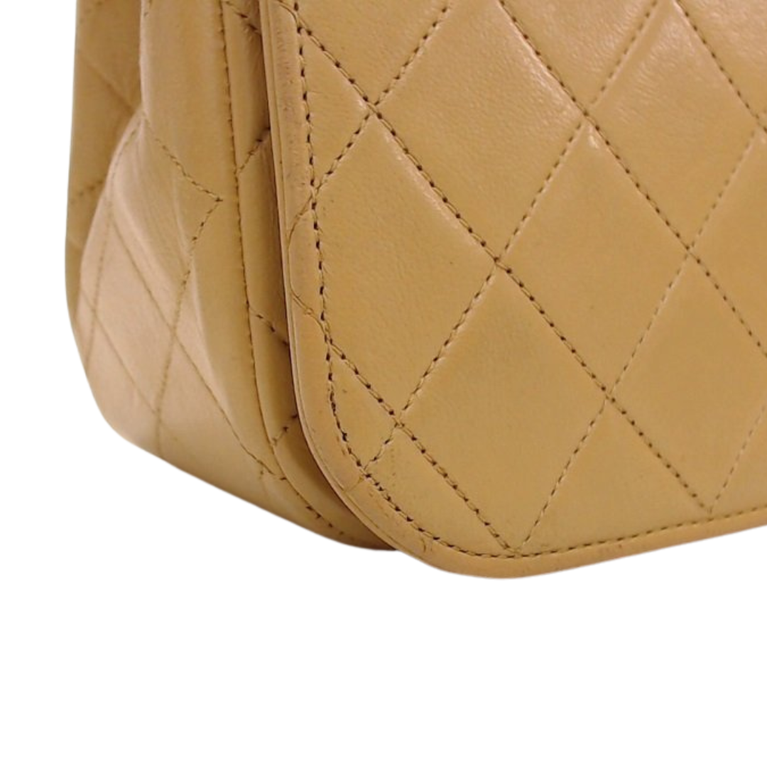 Chanel Beige Full Flap m/ GHW