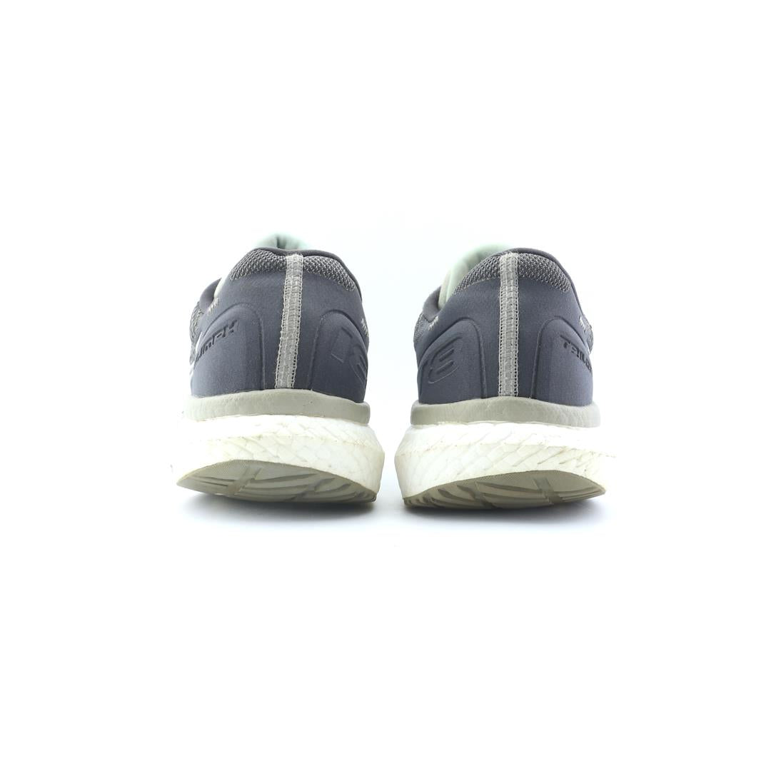 SAUCONY TRIUMPH 18