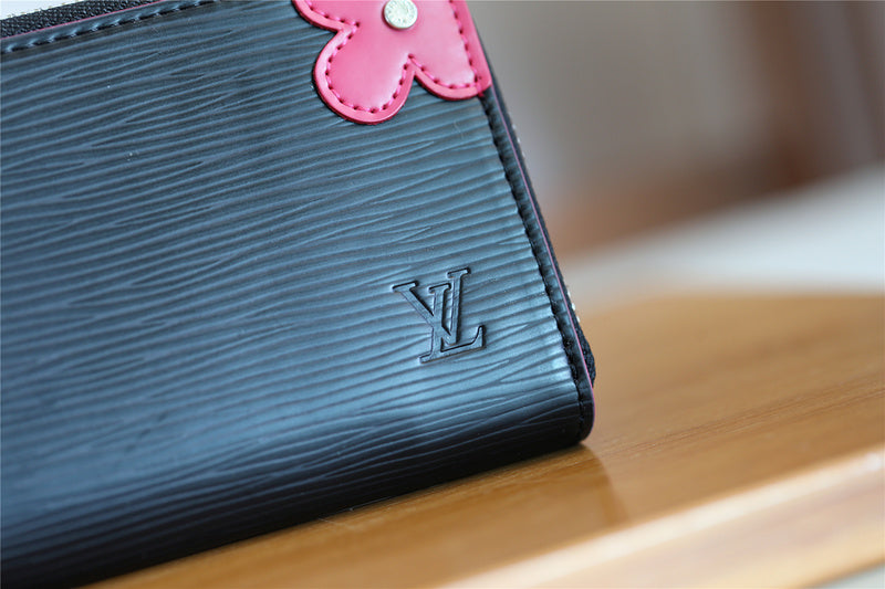 Fan Fashion Lu-Vi bags - 9405