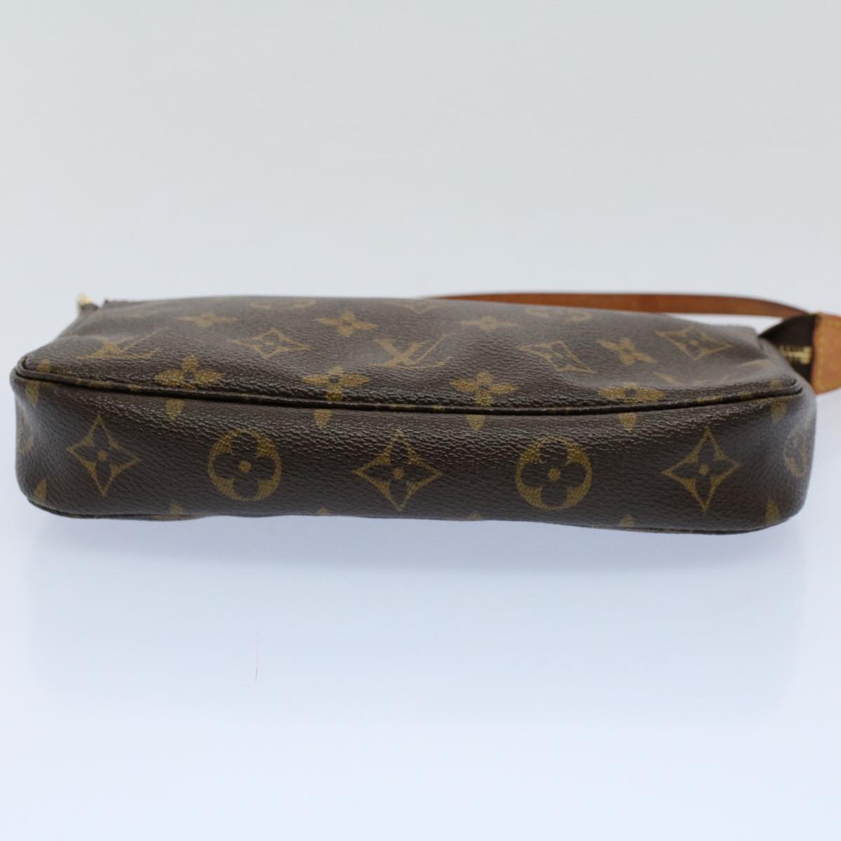 Louis Vuitton Pochette Accessoires  Canvas Clutch Bag