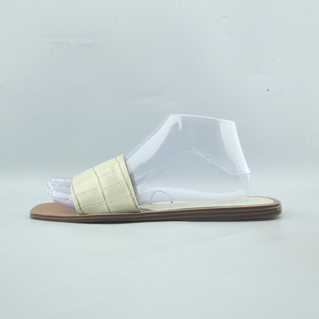 ZARA. .
