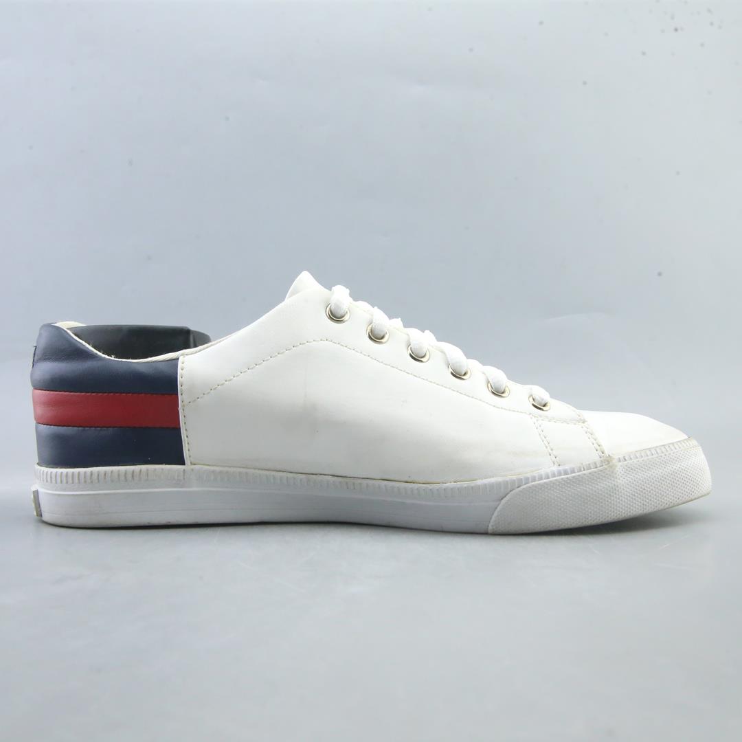 TOMMY HILFIGER .