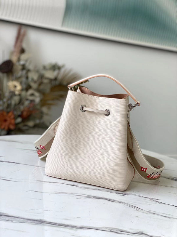 Fan Fashion Lu-Vi bags - 17533