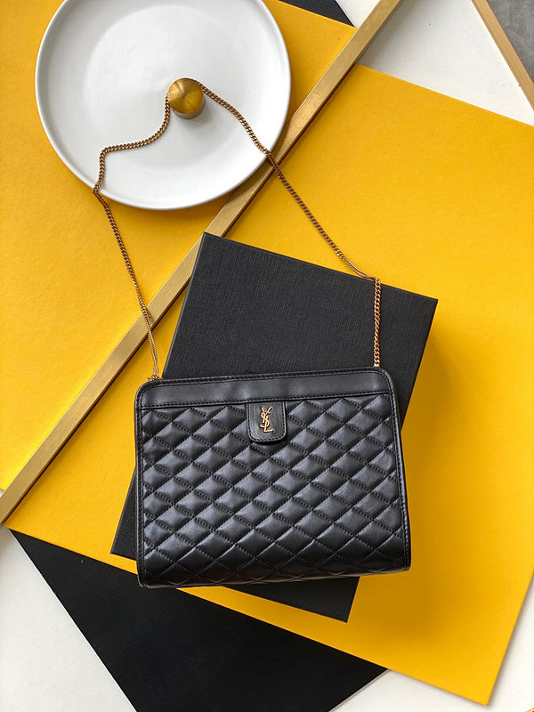 Amelia - YSL Bag - 4186