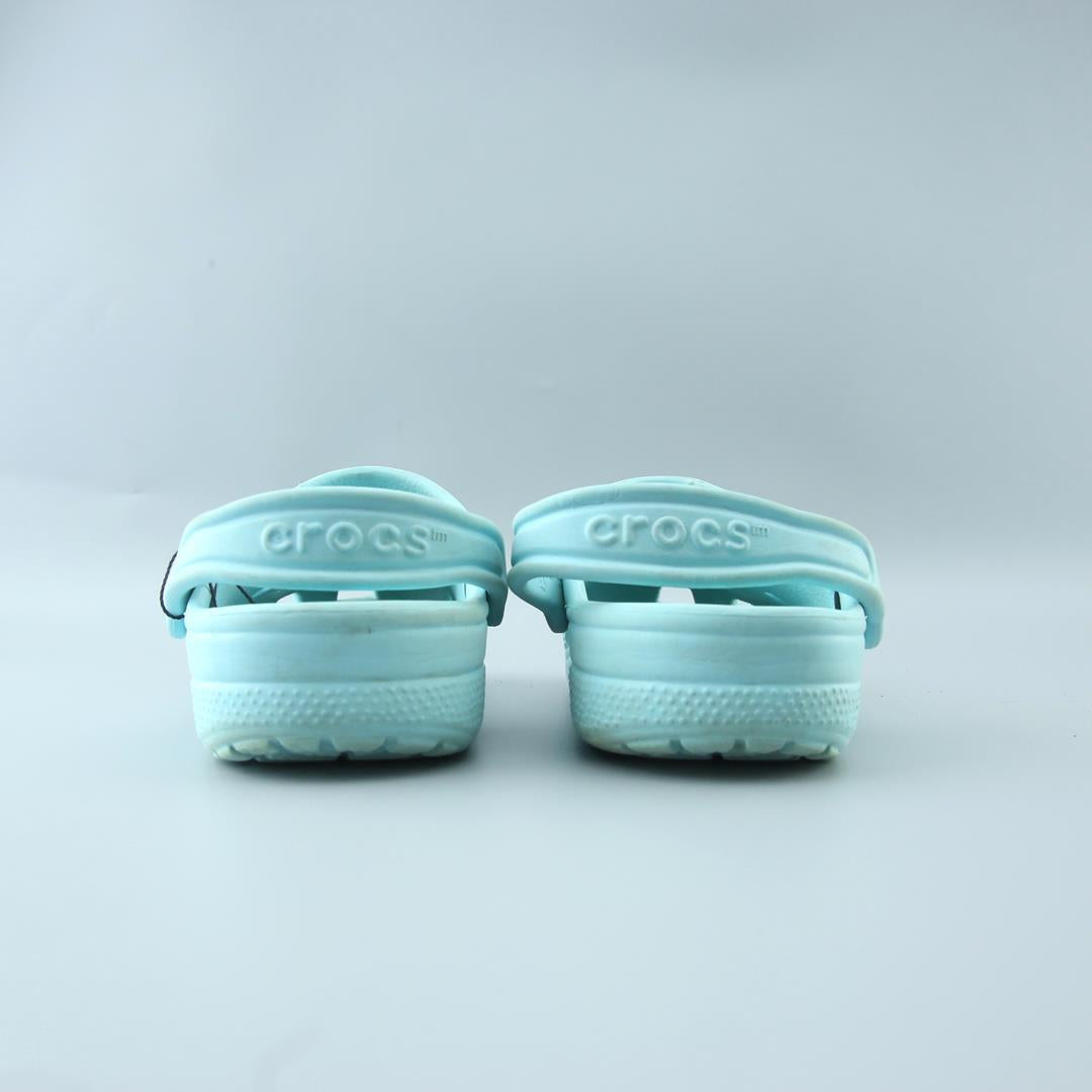 CROCS .
