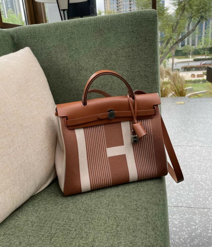 Amelia - HMS Bags - 1785