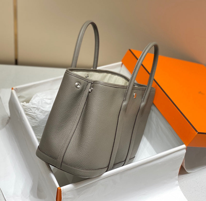 Amelia - HMS Bags - 1751