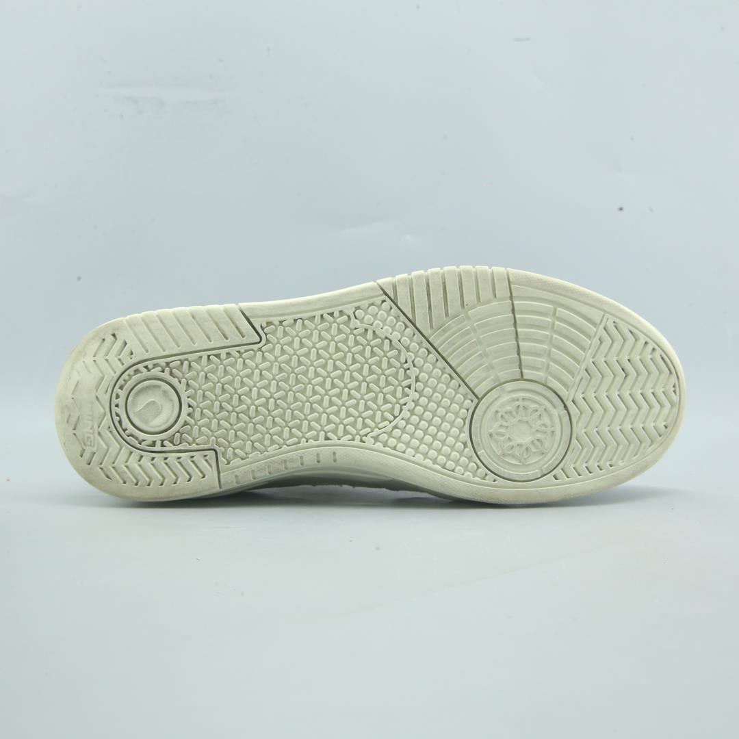 LI-NING YUEBAI SKATEBOARD