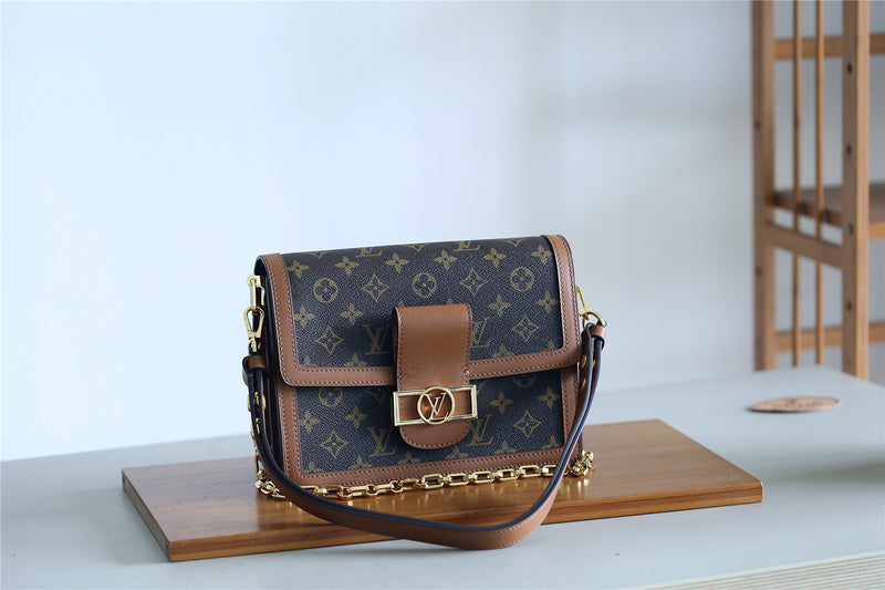 Fan Fashion Lu-Vi bags - 8141