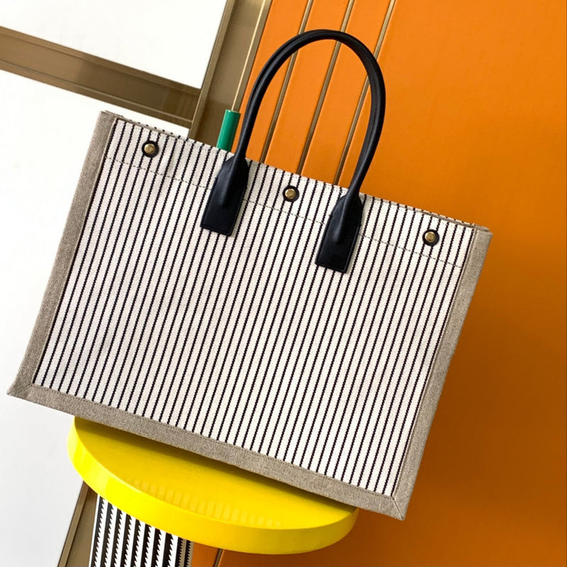 Amelia - YSL Bag - 3669