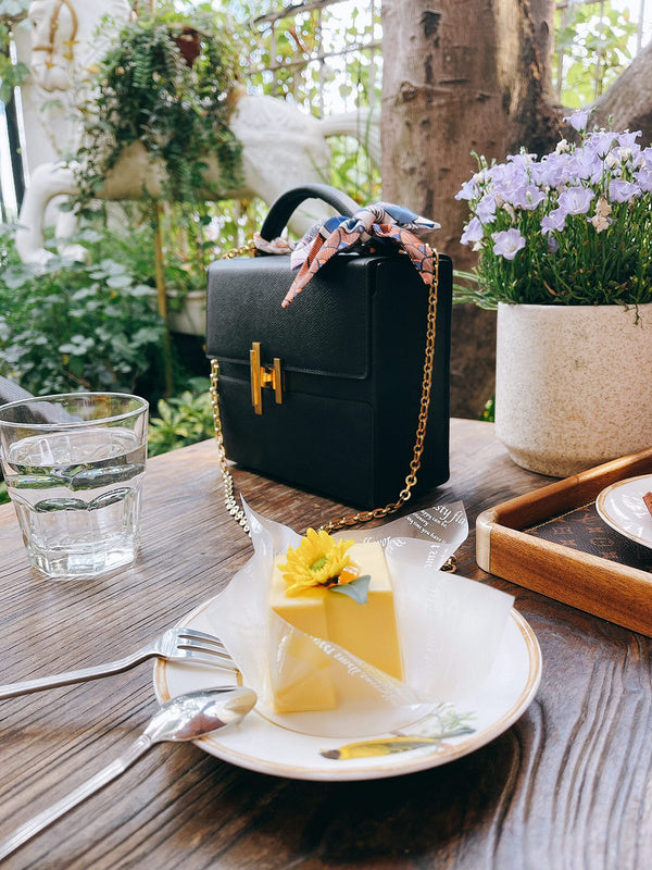 Amelia - HMS Bags - 1599