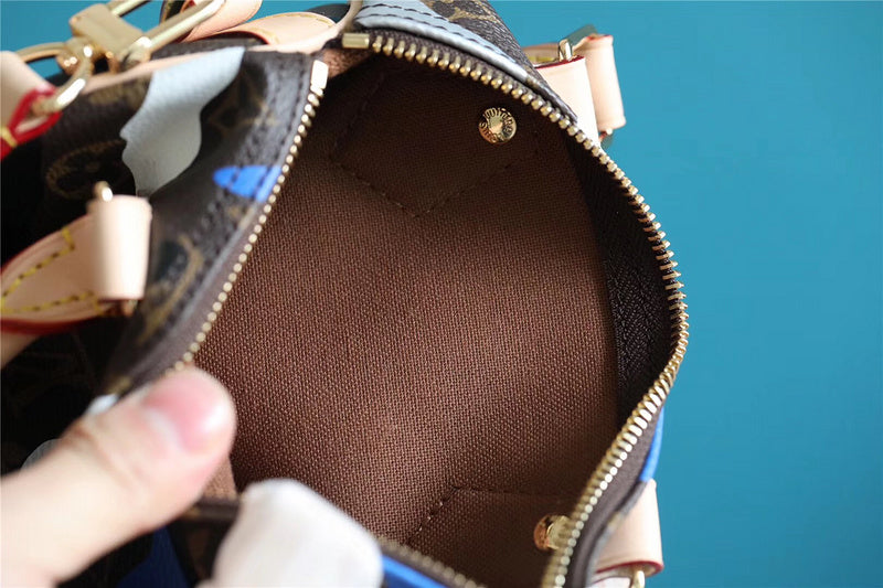 Fan Fashion Lu-Vi bags - 8154