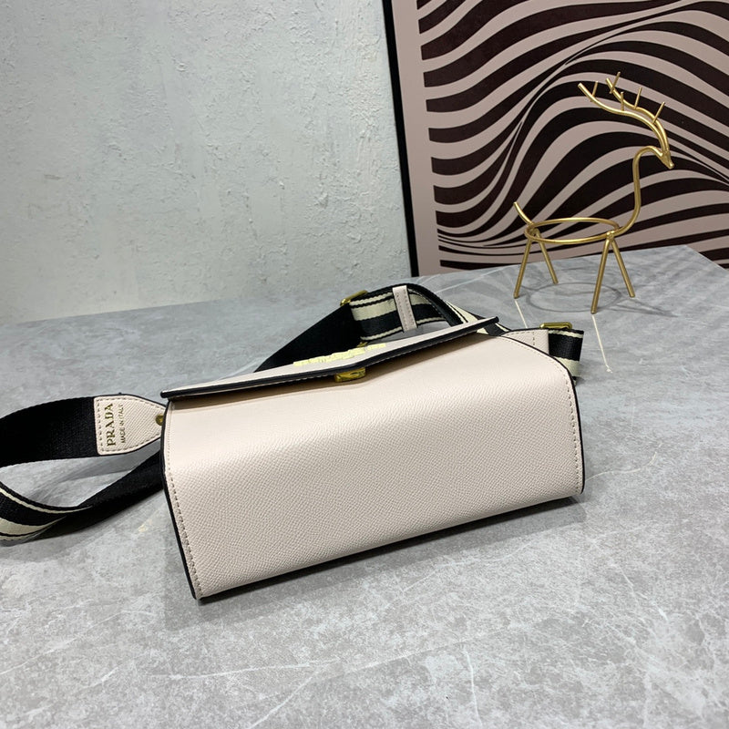 Barnes-Bags - Prada Bags - 981