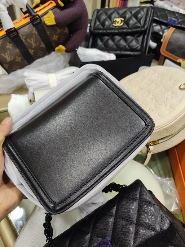 Amelia - YSL Bag - 3698