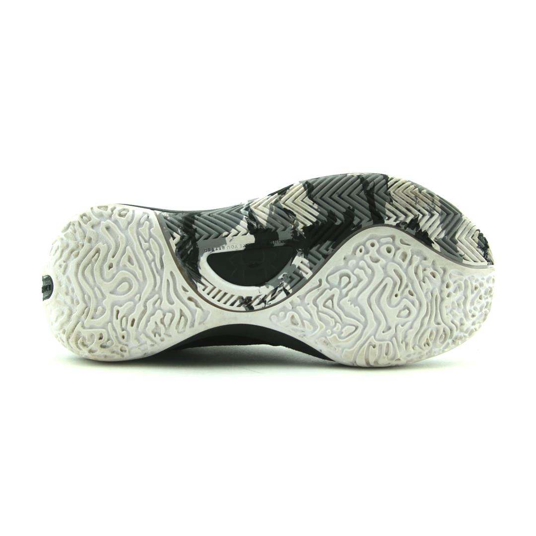 UNDER ARMOUR LOCKDOWN 6