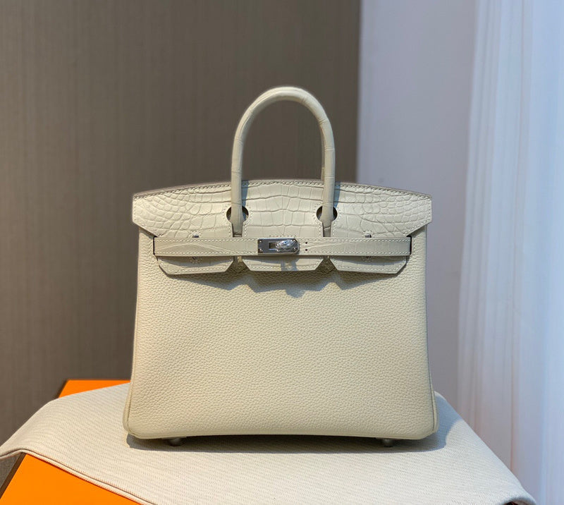 Amelia - HMS Bags - 1705