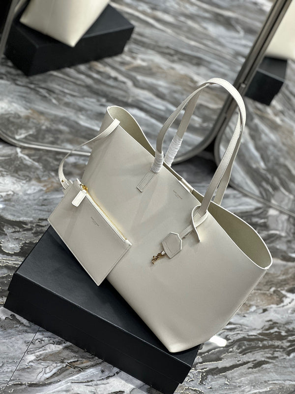Amelia - YSL Bag - 3943