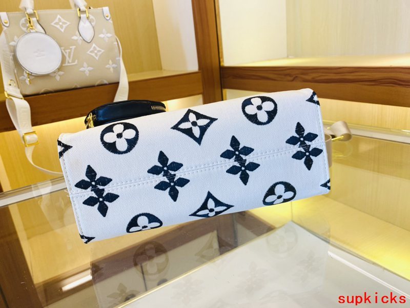 Amelia- Mix Wallets - 613