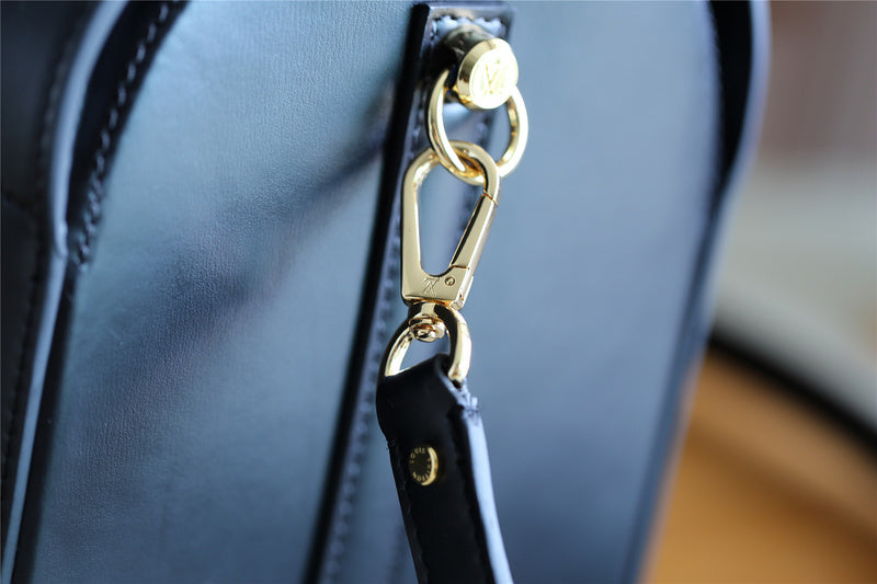Fan Fashion Lu-Vi bags - 8180