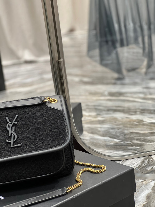 Amelia - YSL Bag - 4221