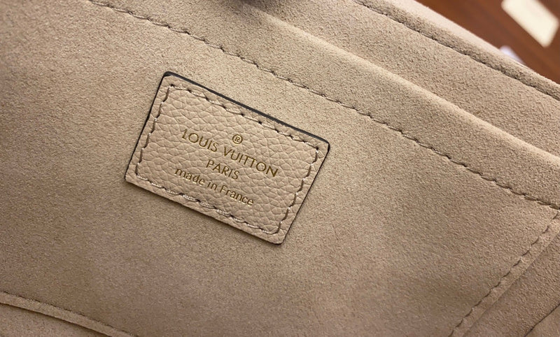 Fan Fashion Lu-Vi bags - 17235