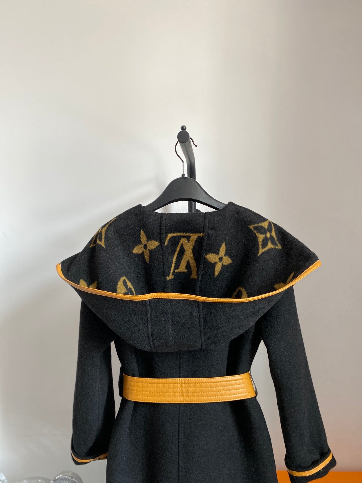 Luxury Louis Vuitton  Wrap Coat 031
