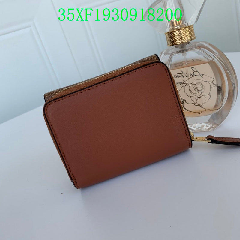 Amelia - CAH Wallet - 068