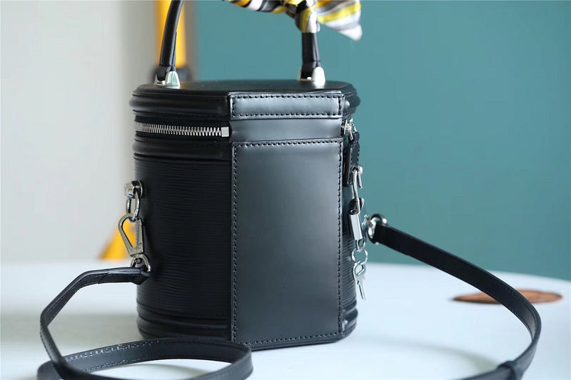Fan Fashion Lu-Vi bags - 8618