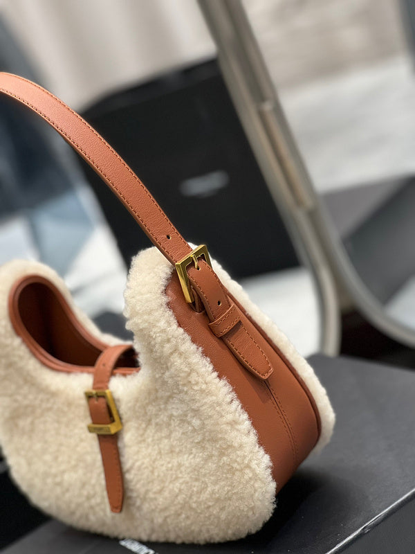 Amelia - YSL Bag - 3914