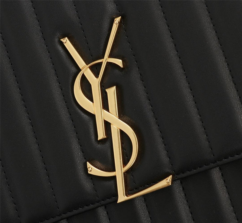 Amelia - YSL Bag - 2910