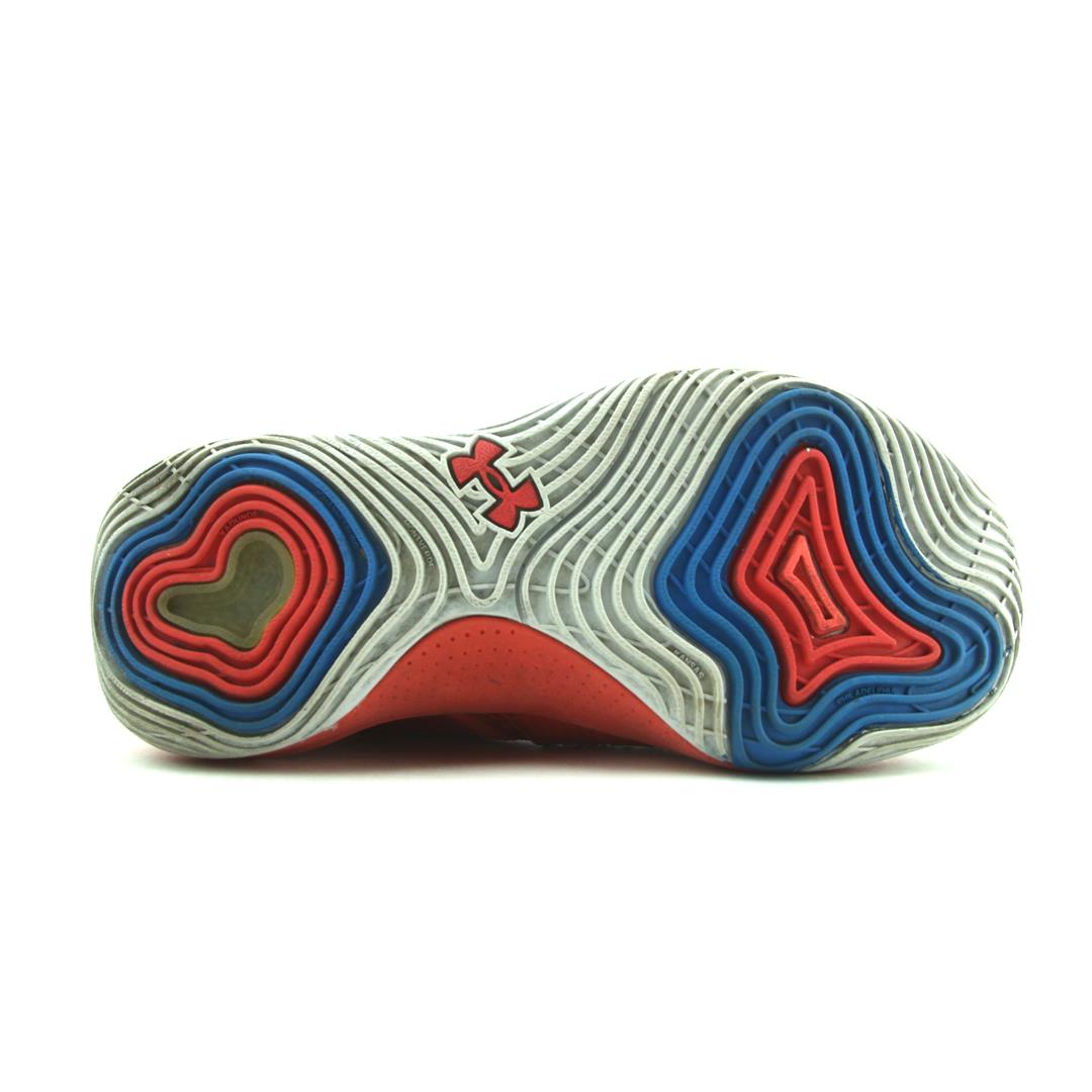UNDER ARMOUR EMBIID 1
