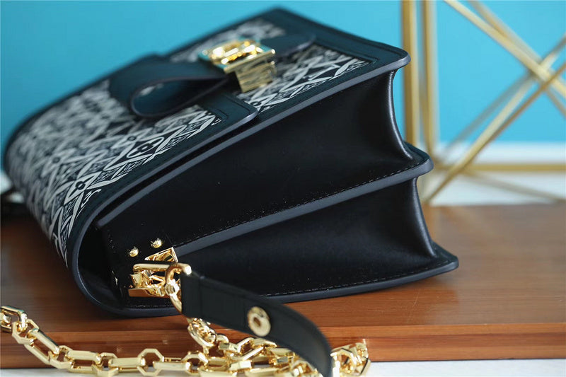 Fan Fashion Lu-Vi bags - 8111