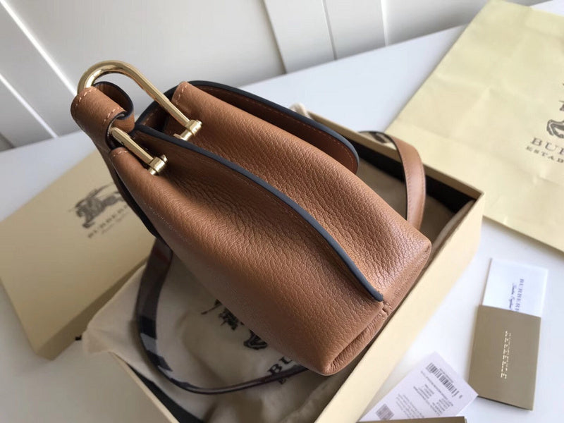 Burberry Bags - Bagsattire   489