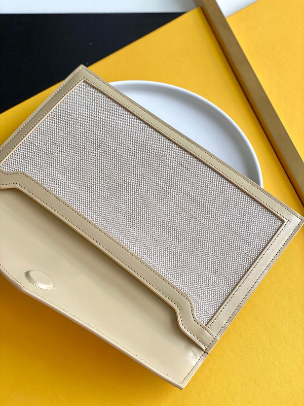Amelia - YSL Bag - 4131