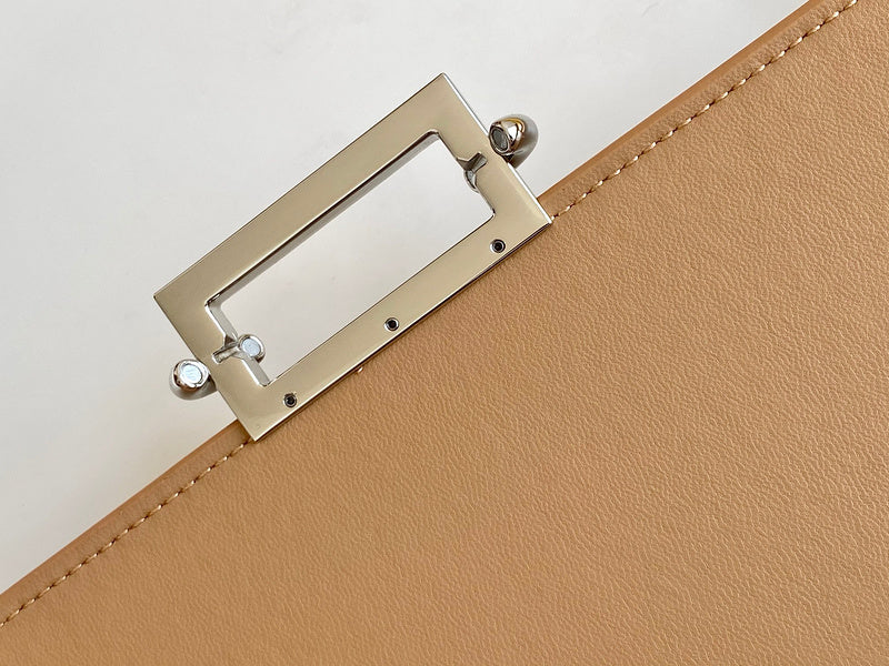 Amelia - YSL Bag - 4153