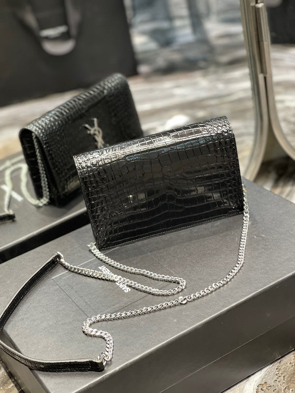 Amelia - YSL Bag - 1938