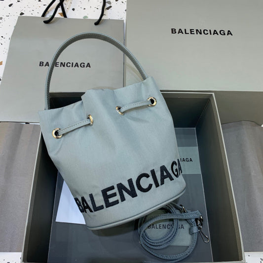 BLN-Ciaga Le Cagole Medium Bucket Bag In Light Gray, For Women,  Bags 11.8in/30Amelia