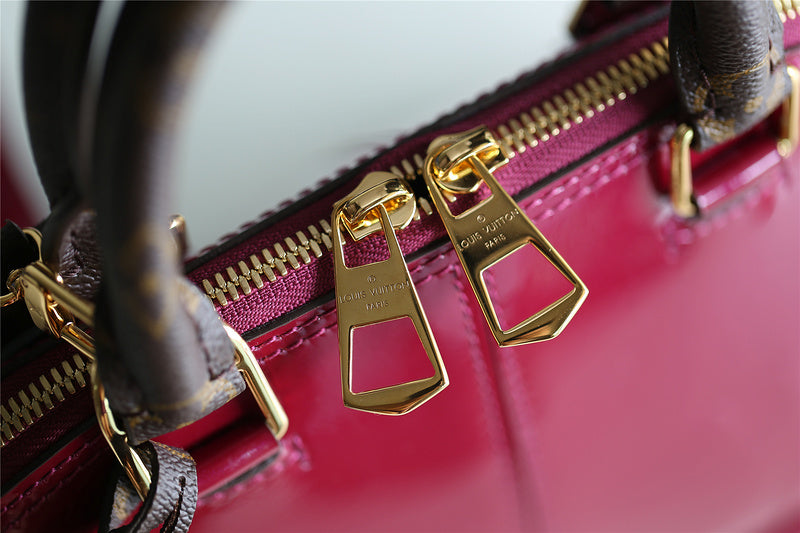 Fan Fashion Lu-Vi bags - 8282
