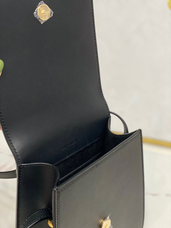 Amelia - YSL Bag - 2077