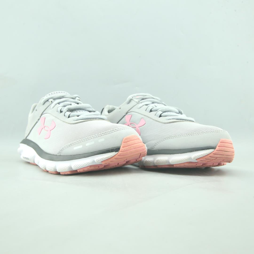 UNDER ARMOUR  CHARGED ASSERT 8