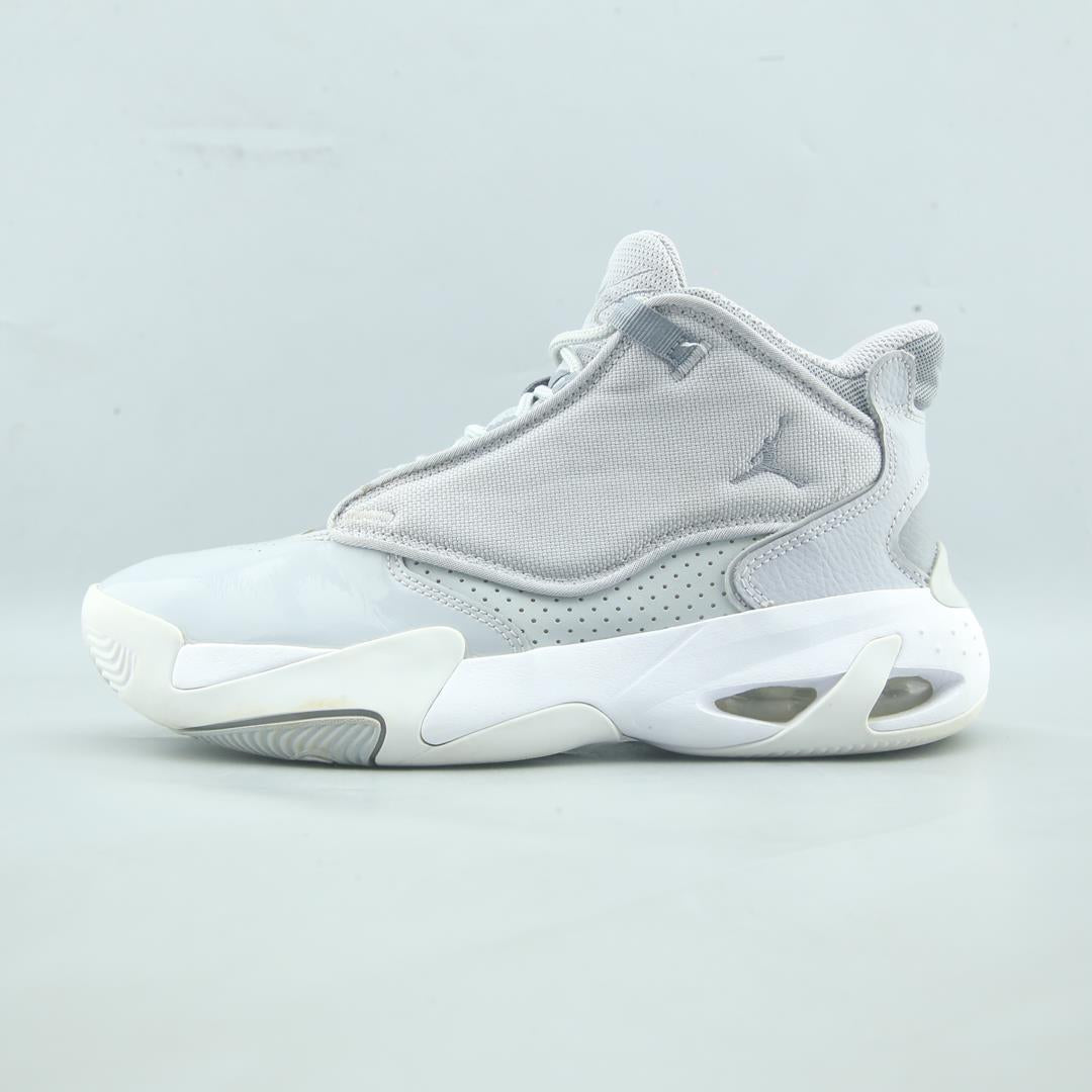 JORDAN MAX AURA 4