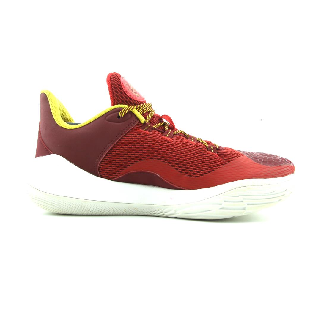 UNDER ARMOUR CURRY 11